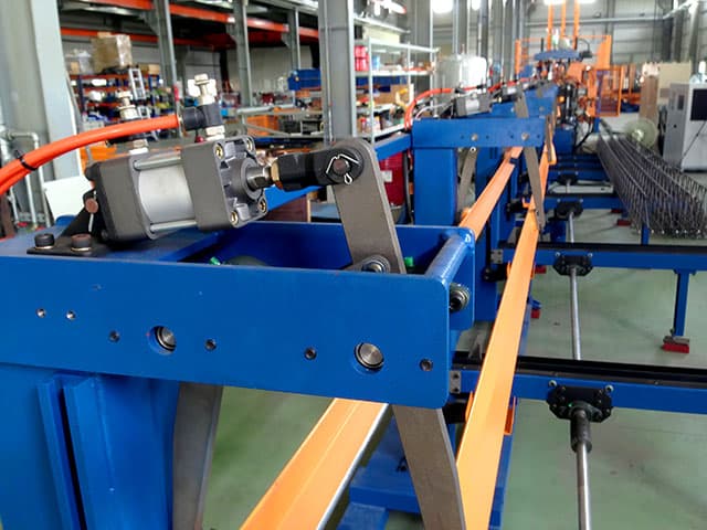 Устройство выгрузки готовой продукции